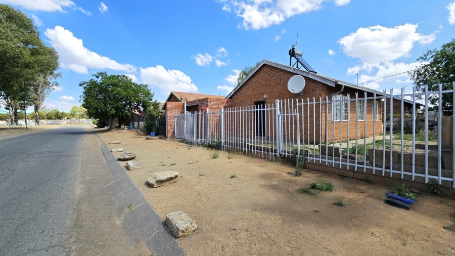 3 Bedroom Property for Sale in Ehrlich Park Free State